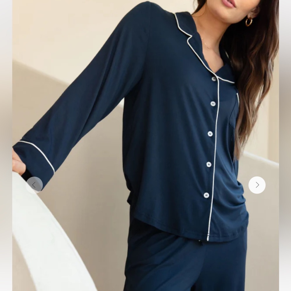 COPY - Cozy Earth NWT Women’s Bamboo Stretch Knit Classic PJs Navy Size Small